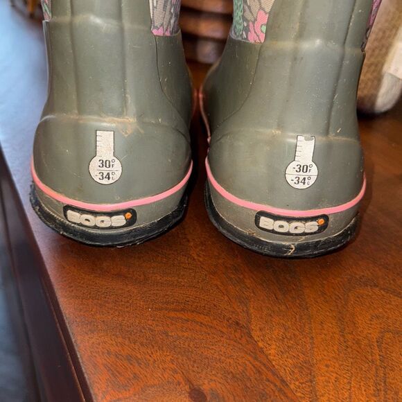 Bogs Girls Winter Boots - Picture 4 of 11